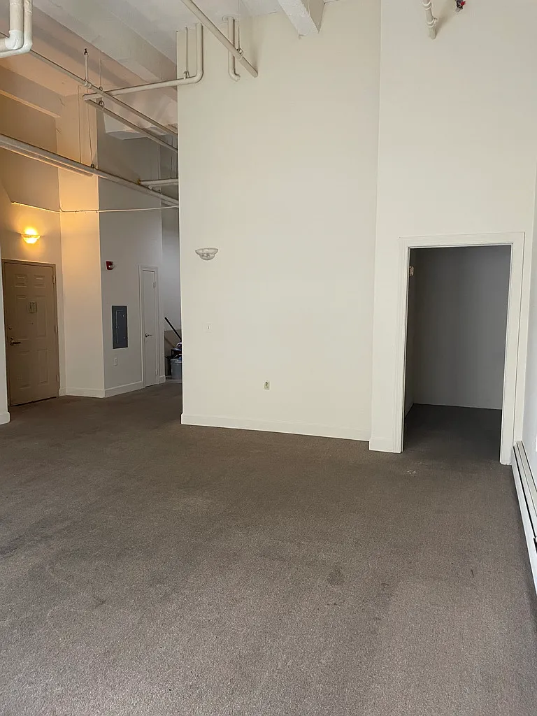 Building Photo - 937 Broadway St #102