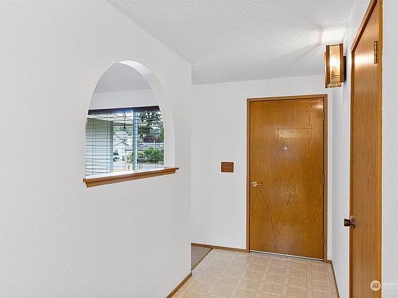 3rd image of 15316 107th Avenue Ct E