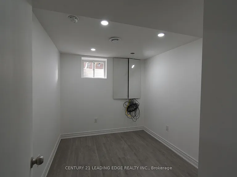 45 Lofthouse Dr — Photo 11