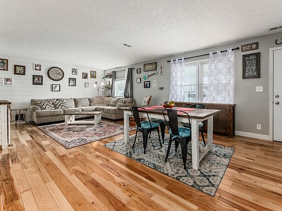 5th image of 416 Sunset Dr