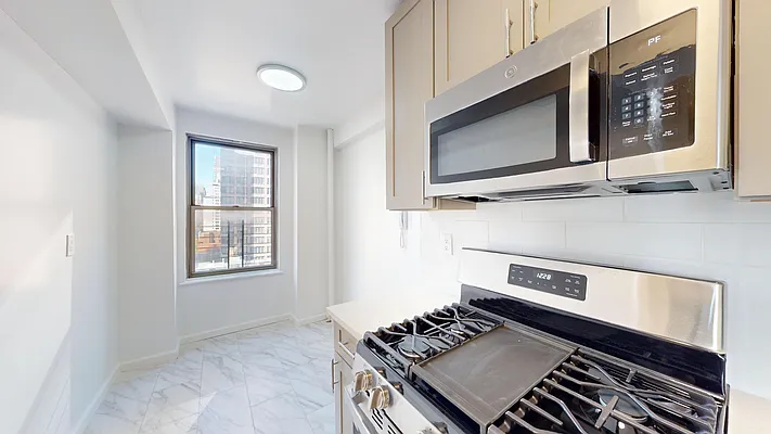 Rented by Bond New York | media 29