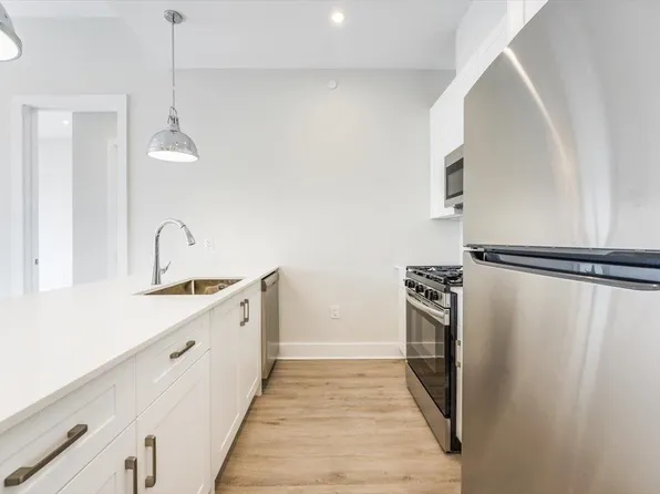 667-665 Grand Street image 1 of 37