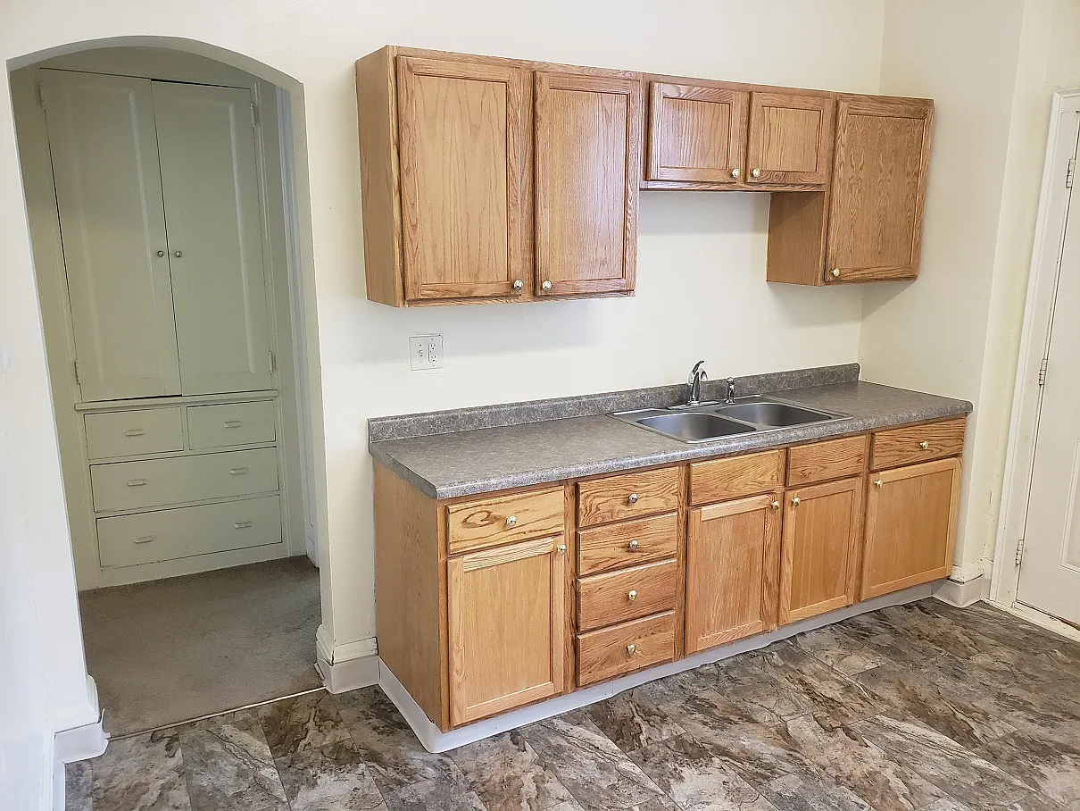 1 bed, 927 sqft, $1,625 — Photo 3