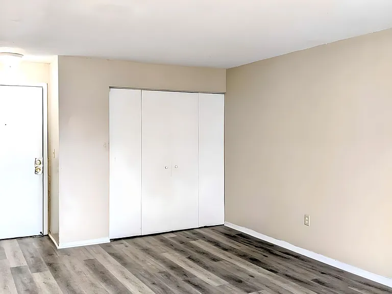 1067 Van Dyke St — Photo 71