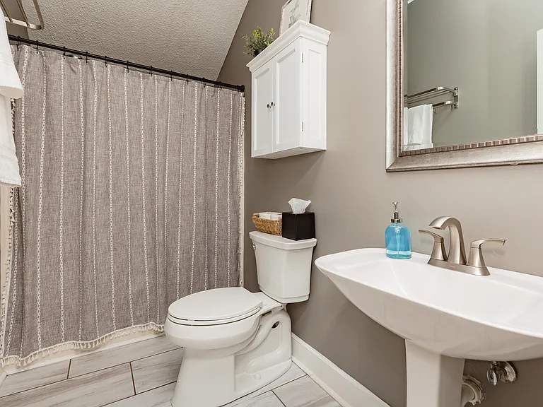 332 Hunt Rd — Photo 79