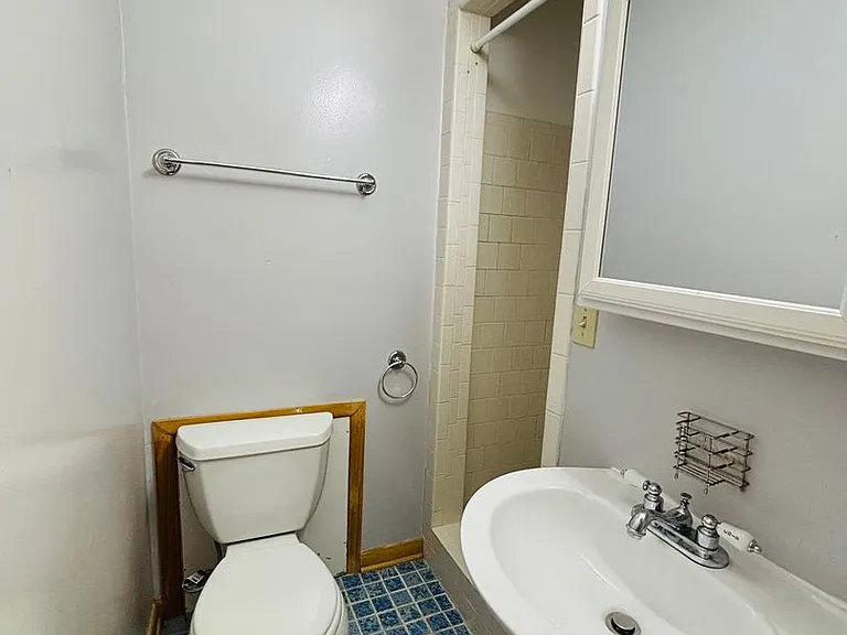 1105 Robin Rd — Photo 11
