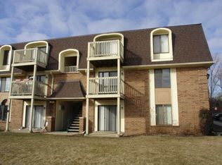 1893 Somerset Dr, Glendale Heights, IL 60139