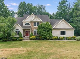 27 Cottonwood Trl, Sparta, NJ 07871
