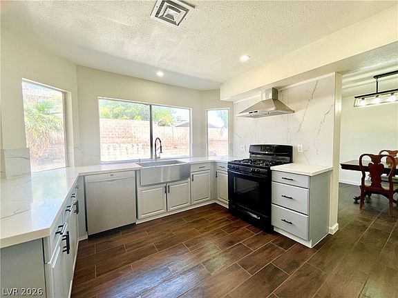 4th image of 1121 Fuente Way