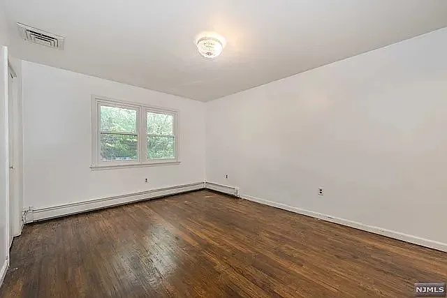 754 Greeley Ave — Photo 11