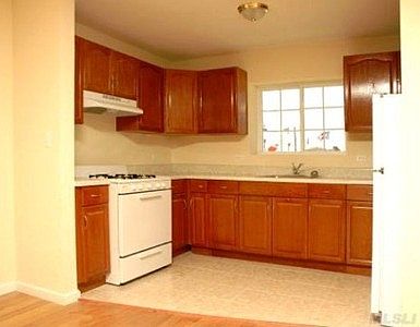 4th image of 9086 180th St APT 1