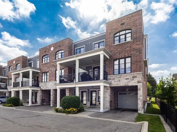 219 Dundas St E #29, Hamilton, ON L9H 7H8
