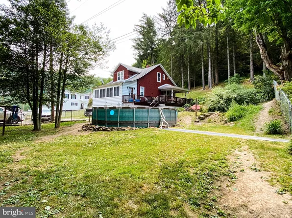 5 1/2 Dudley St, Lonaconing, MD 21539