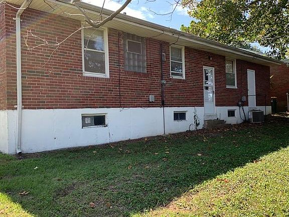 3rd image of 1241 Edgewater Dr
