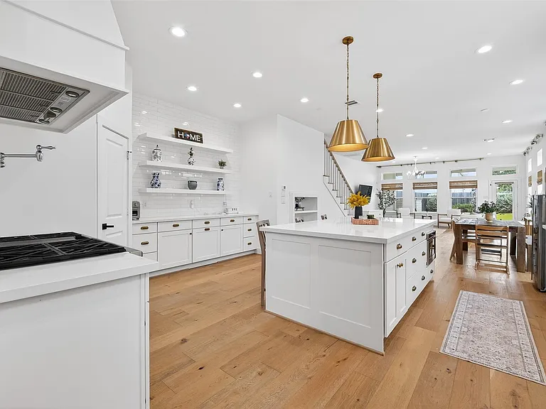 927 W 25th St #A — Photo 11