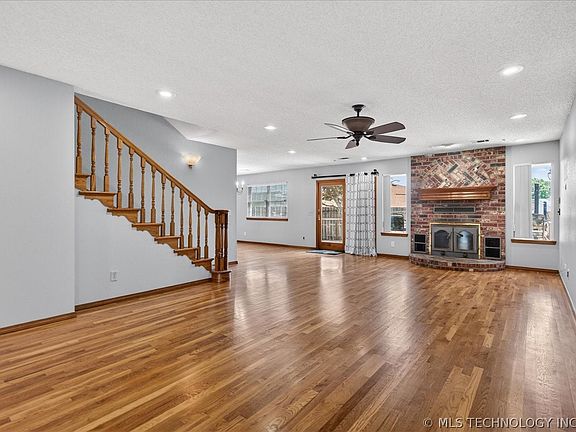 5th image of 6700 SE Quail Ridge Rd