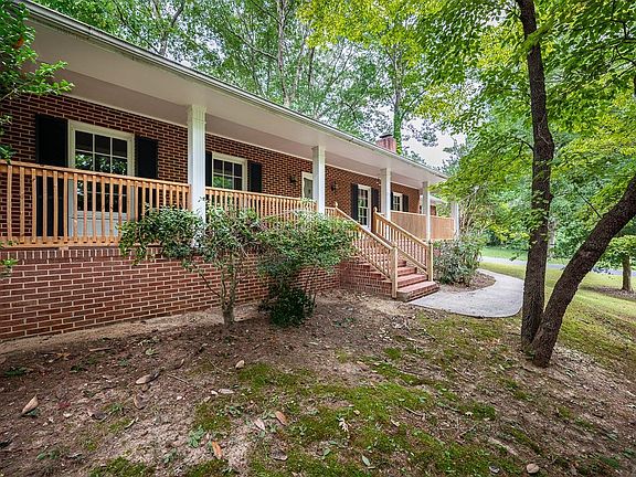 2nd image of 203 N Estes Dr
