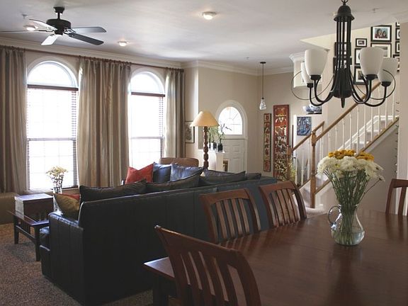 Living room / dining room