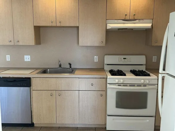 209 Chelsea St APT 4, Everett, MA 02149