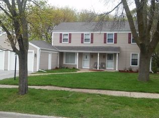2327 Pebble Valley Rd, Waukesha, WI 53188