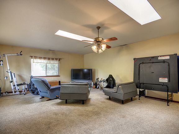 4th image of 238 Foresthill Ave