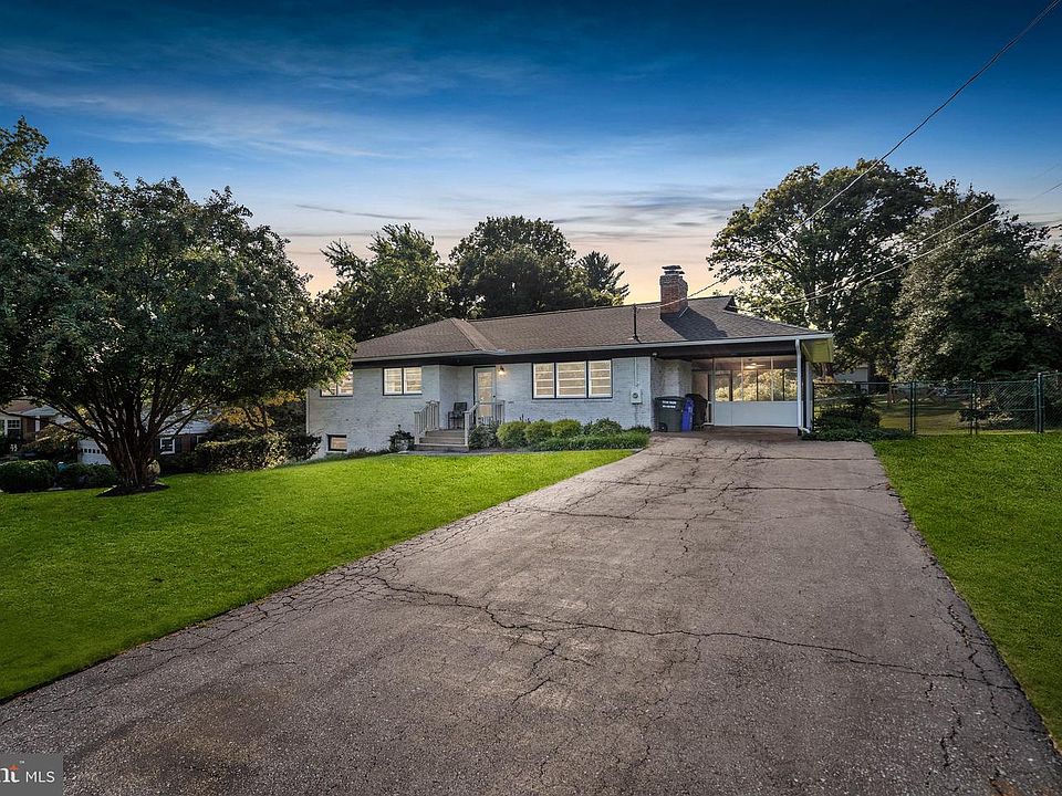1st image of 17716 Parkridge Dr
