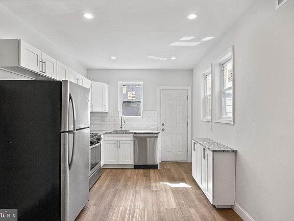 4th image of 1548 S Etting St