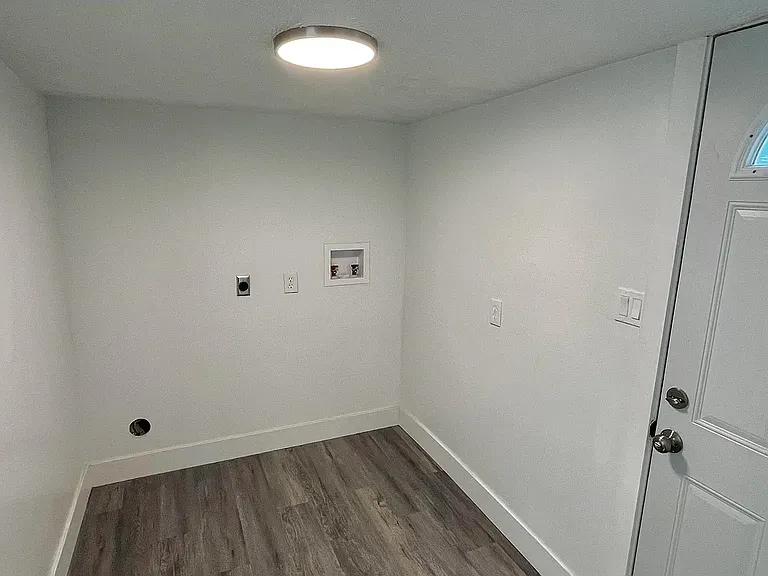 1236 Hermes Ave — Photo 12