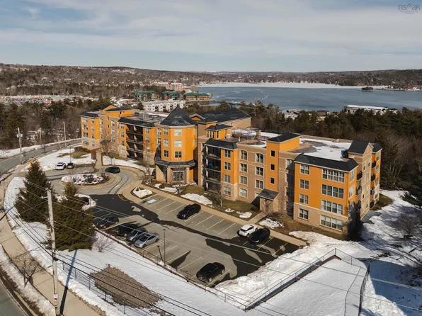 120 Southgate Dr #306, Halifax, NS B4A 0B1