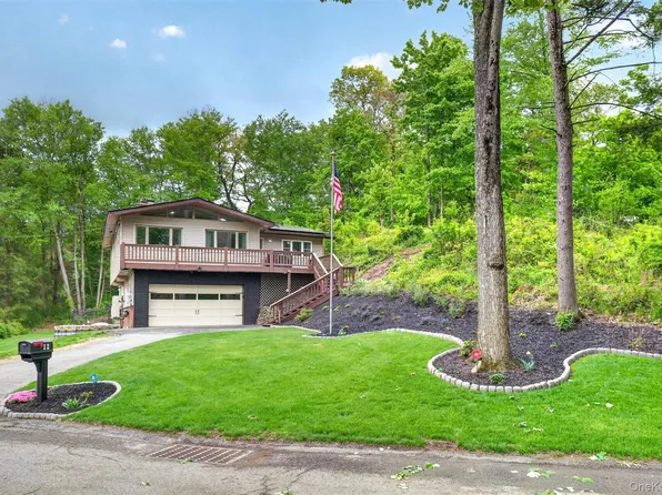 12 Ronnie Lane, Poughkeepsie, NY 12601