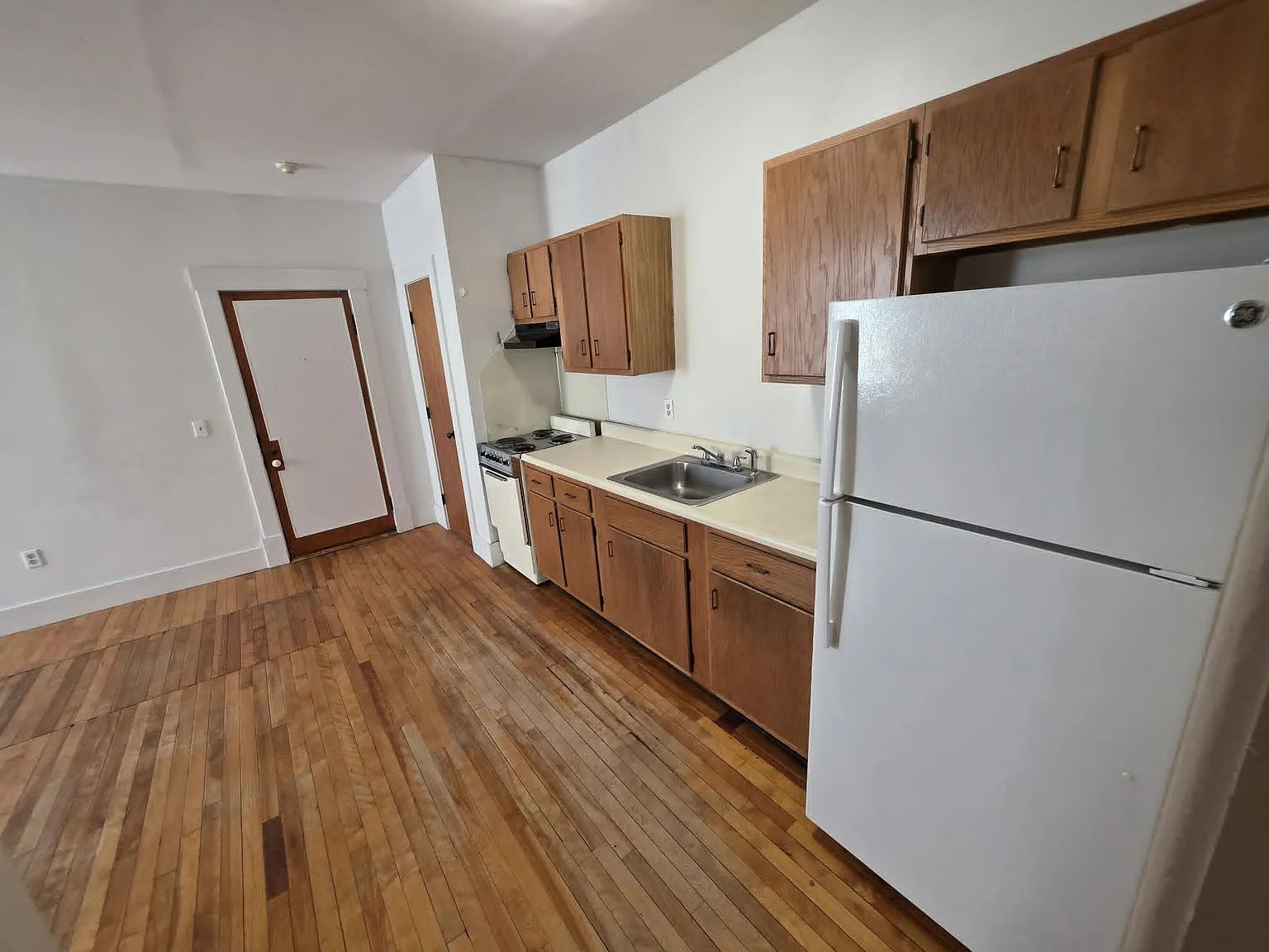 1 bed, 600 sqft, $1,150 — Photo 2
