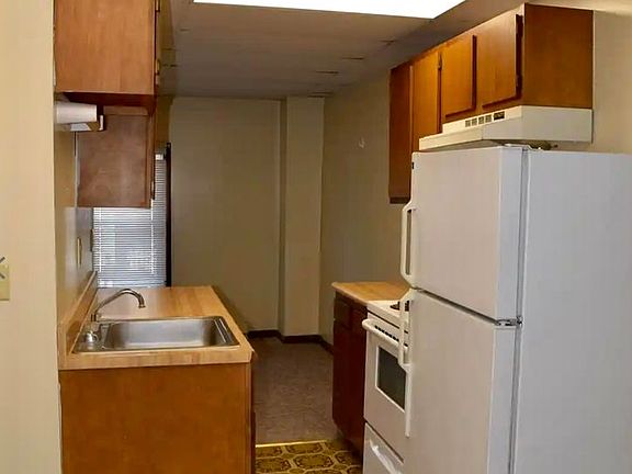 5th image of 300-302 W Howard St #302-1