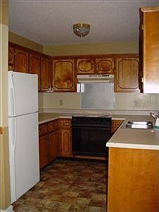 3rd image of 1061 Tolliver Way