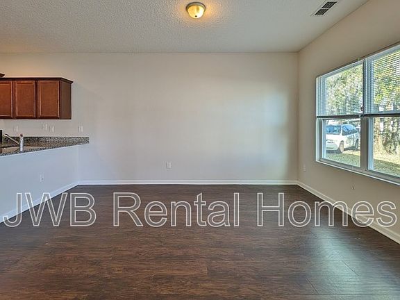 4th image of 3013 Belden St