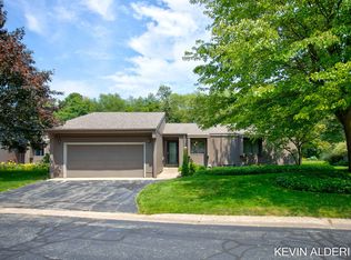 821 Brook Village Dr, Holland, MI 49423