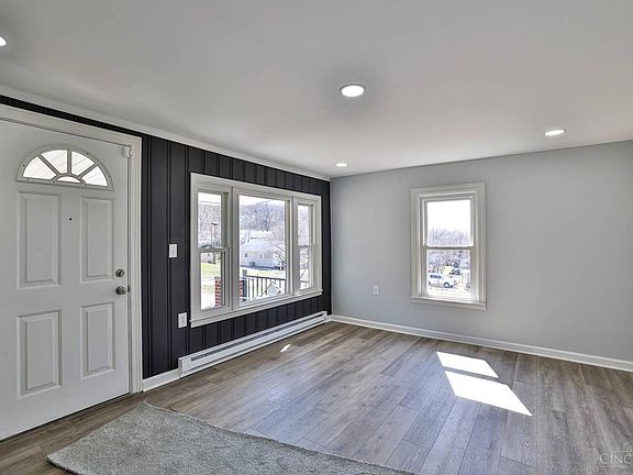 5th image of 2033 Milton St