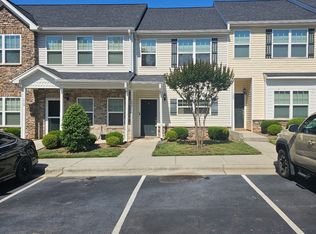 121 Summerland Dr, Greensboro, NC 27405