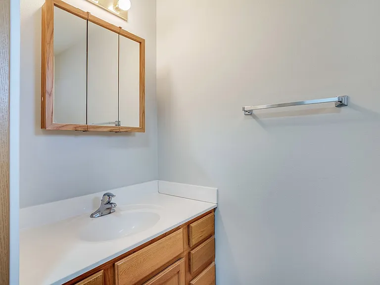 805 Angel Ct — Photo 38