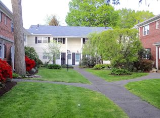 245 Unquowa Rd APT 33, Fairfield, CT 06824