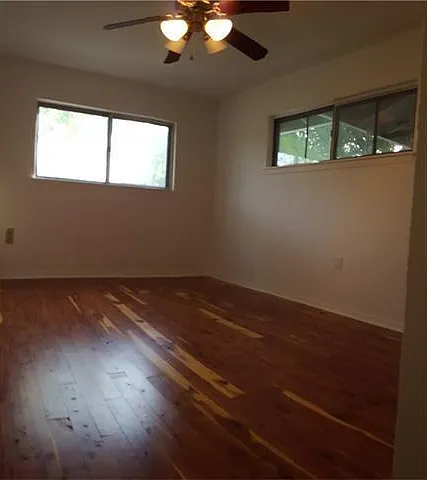 1439 Highland Dr — Photo 12