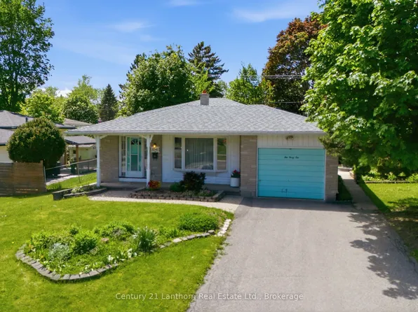 1041 Hudson Dr, Kingston, ON K7M 5K5