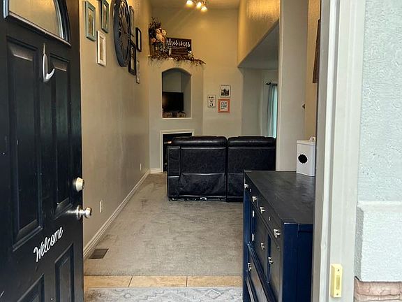 3rd image of 375 N 4 W APT 2