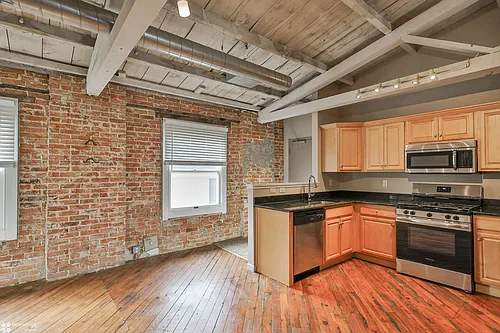 114 Front St #302 Photo 1