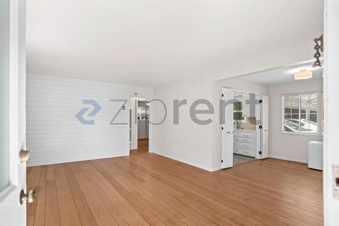 2 bed, 700 sqft, $2,935 — Photo 3