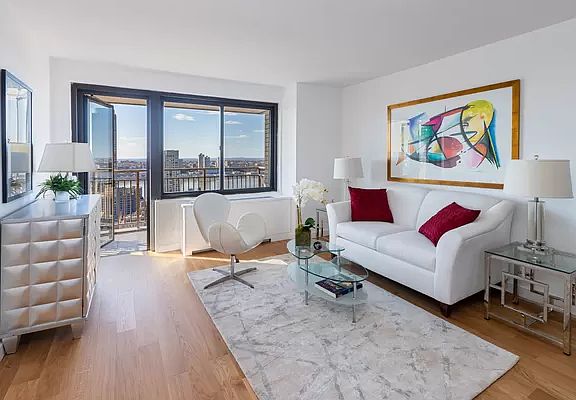 2nd image of 201 W 70th St APT 36A