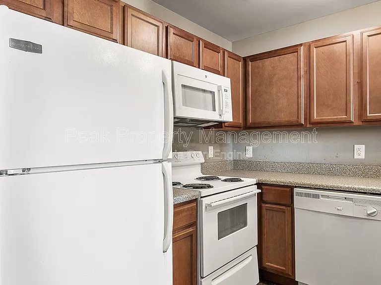 1510 W Broad St — Photo 70