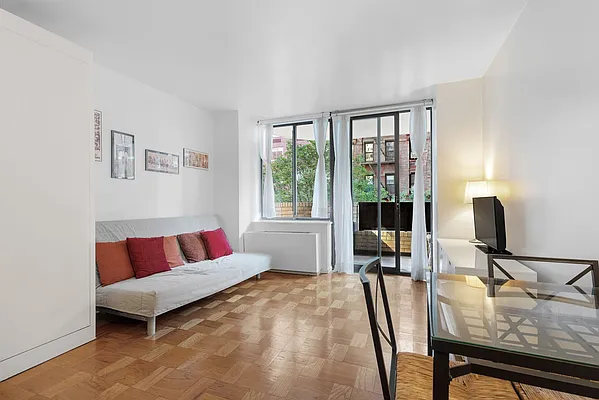 Rented by Compass | media 12