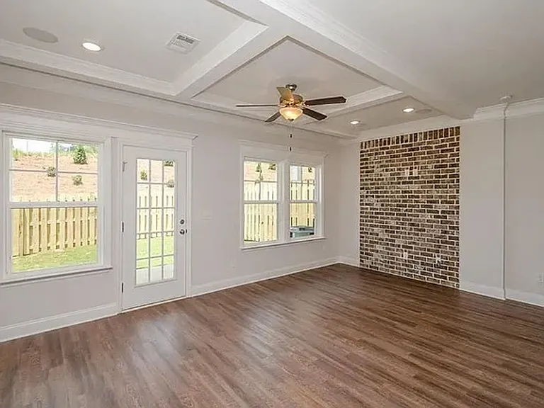 335 Sumac Trl — Photo 8