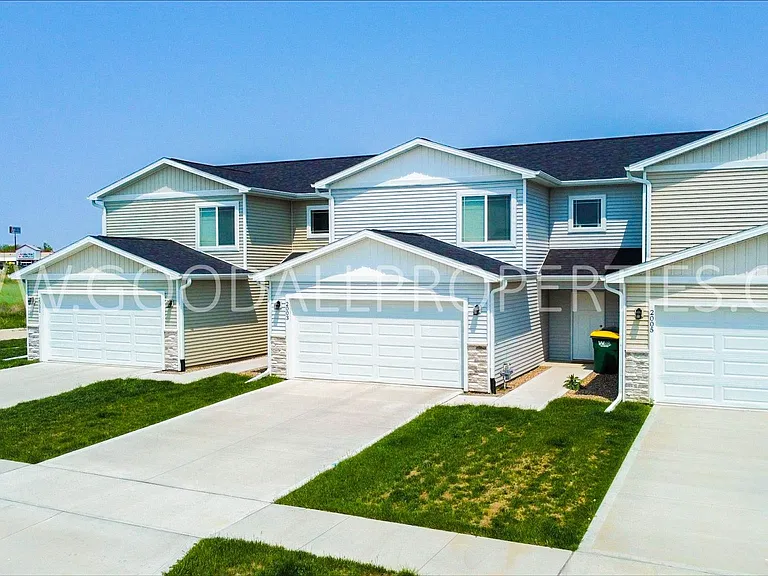 2003 Adler Ct — Photo 1