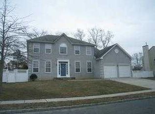 120 Woodberry Dr, Egg Harbor Township, NJ 08234